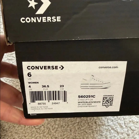 Converse White Low-Top Sneakers - Picture 2 of 8